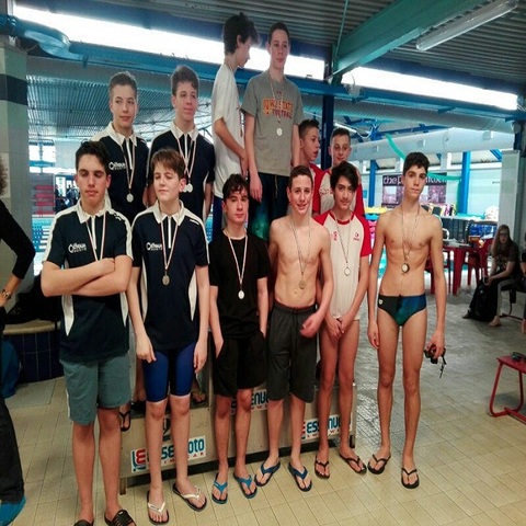 Giochi studenteschi: IC Manzoni sul podio nelle finali regionali di nuoto